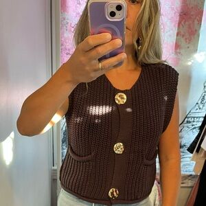 NWT HOUSE OF HARLOW CHUNK KNIT VEST SIZE S
🚨 FINAL PRICE NO OFFER ACCEPT